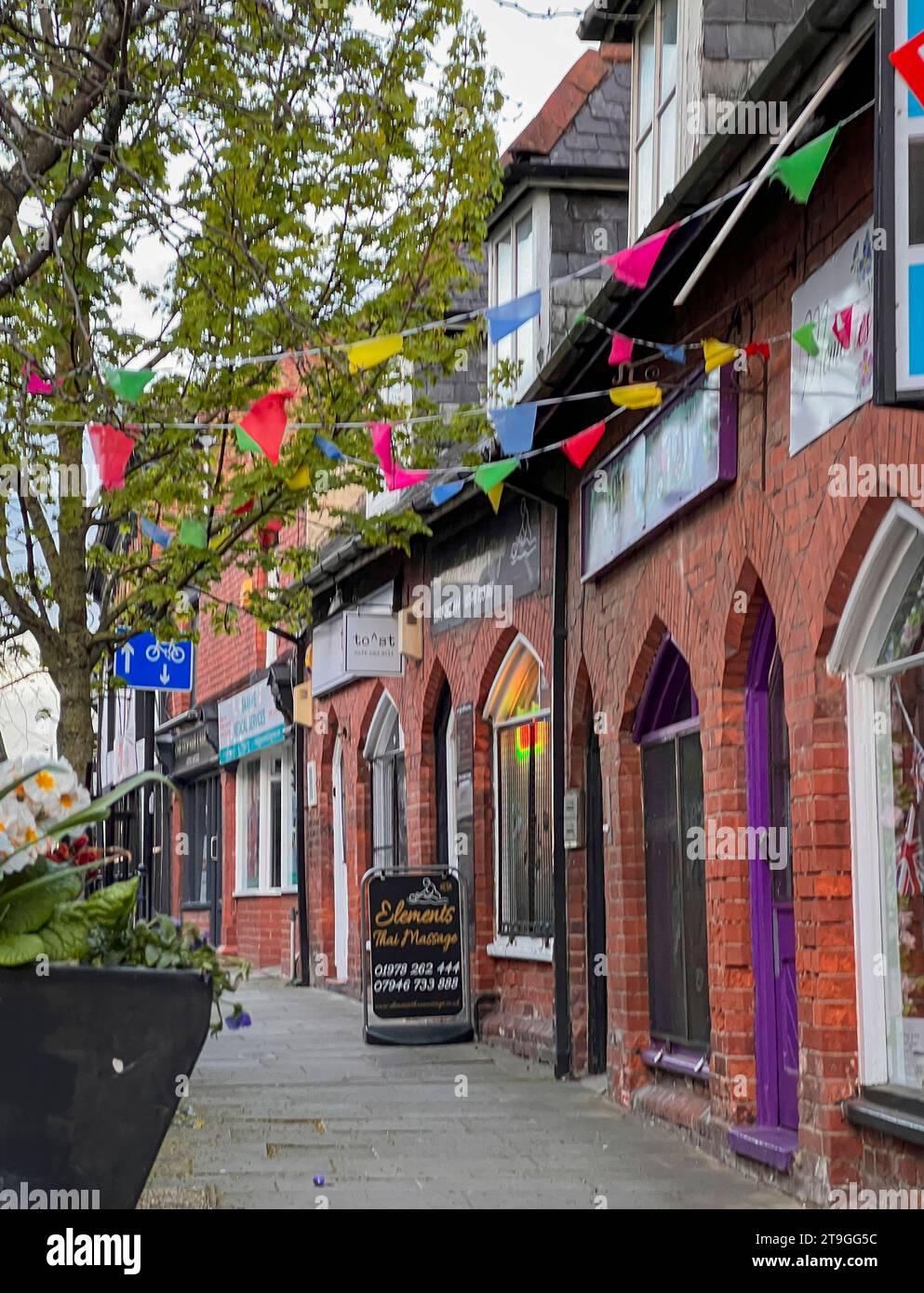 Blick auf die Charles Street in Wrexham, North Wales, Großbritannien Stockfoto