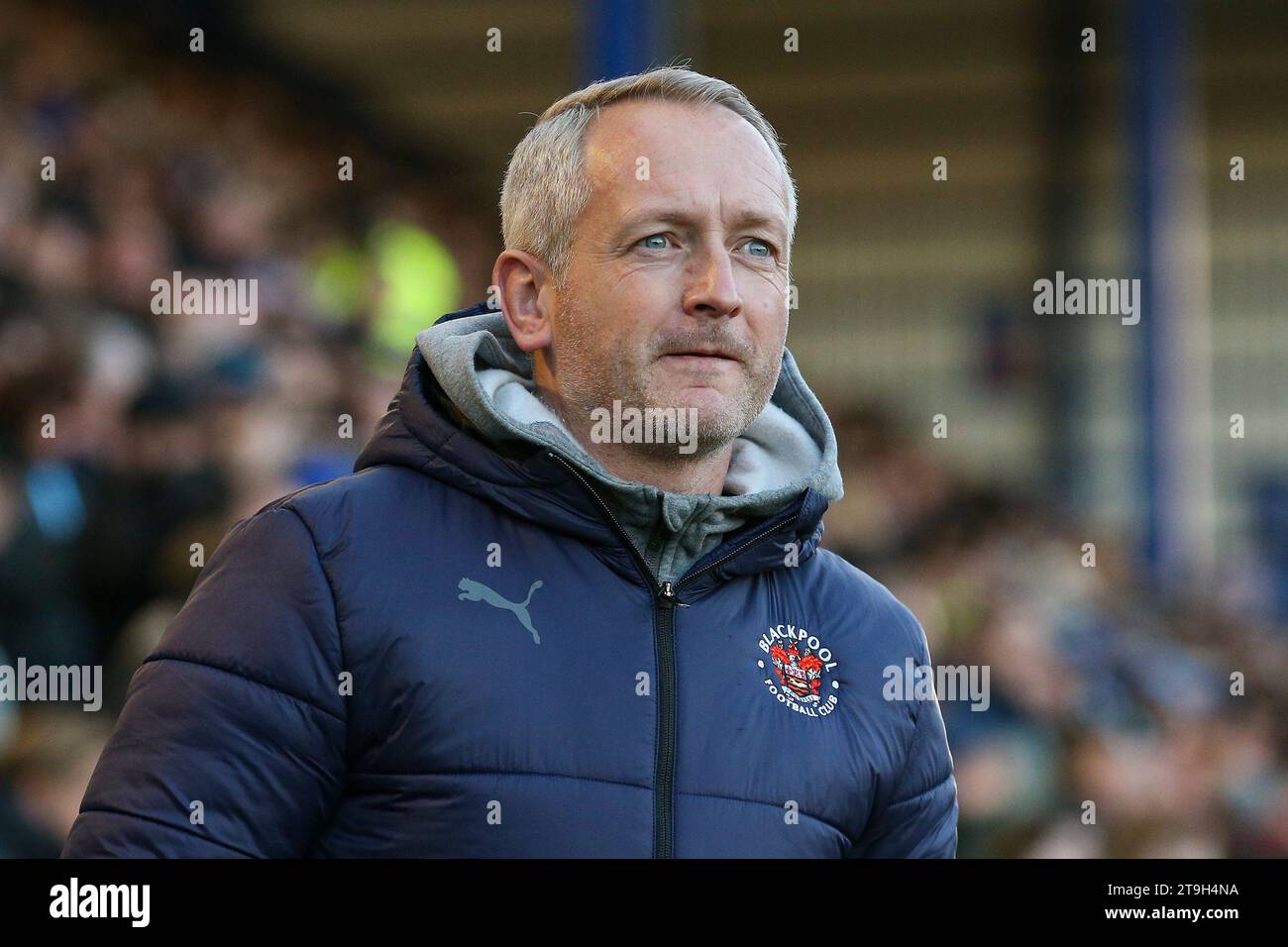 Portsmouth, Großbritannien. November 2023. Blackpool Manager Neil Critchley während des Spiels Portsmouth FC gegen Blackpool FC SKY Bet EFL League One in Fratton Park, Portsmouth, England, Großbritannien am 25. November 2023 Credit: Every Second Media/Alamy Live News Stockfoto