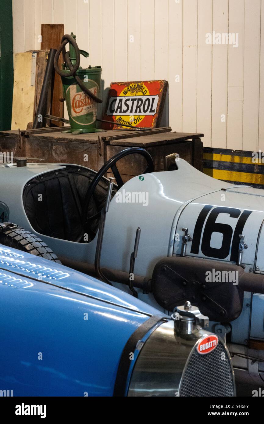 1926 Bugatti Type 37 GP & Halford Special im Brooklands Museum, Weybridge, Surrey, Großbritannien Stockfoto