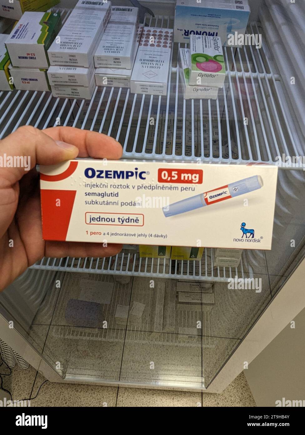 Prag, Tschechische republik, 22. Juni 2023: Ozempic Box. Tschechische Version der ozempic-Medikation. Diabetesbehandlung in Tschechien. Paket Semaglutid. Stockfoto