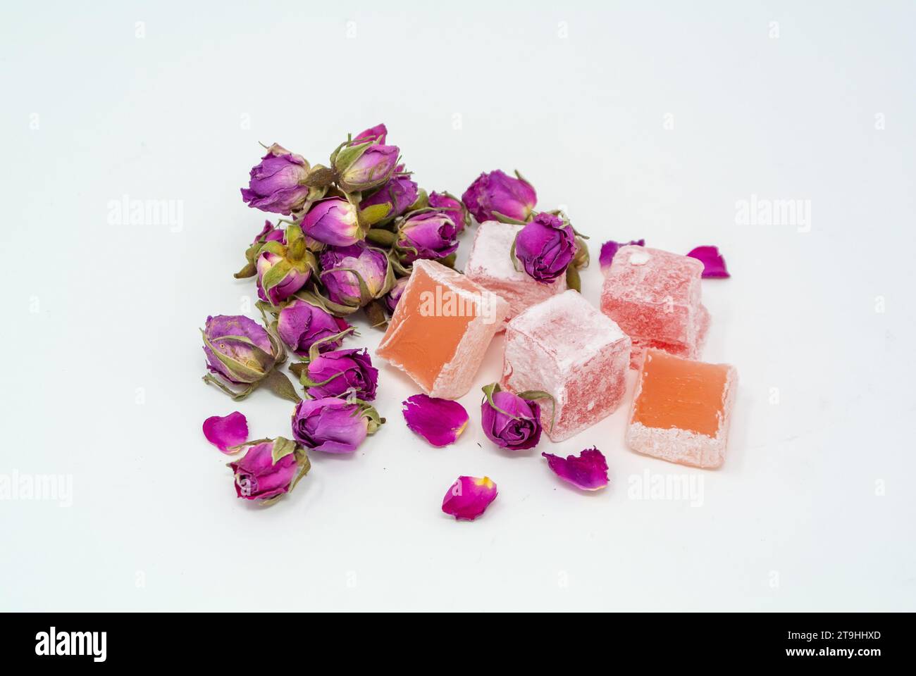 Rosenknospen und Lokale mit weißem Hintergrund. Stockfoto