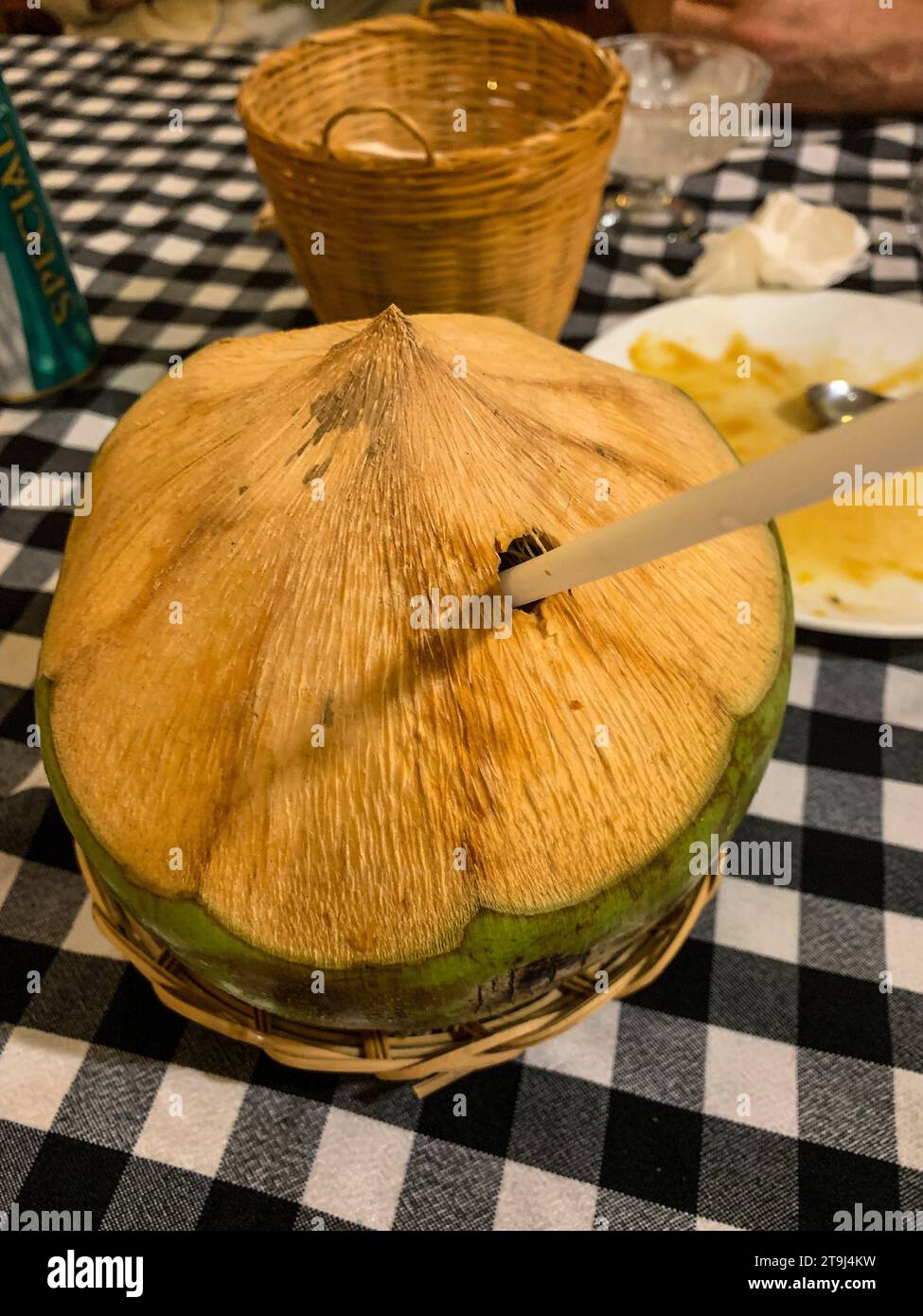 Can Tho, Vietnam. Frische Kokos als Abendessen. Stockfoto