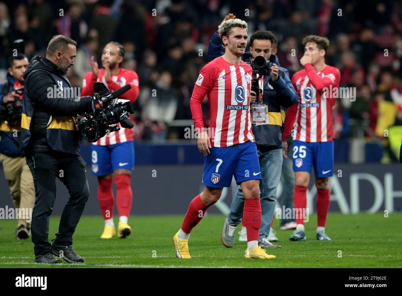 Madrid, Spanien. November 2023. Madrid Spanien; 25.11.2023; Atletico de Madrid schlägt Mallorca 1-0 am 14. Spieltag des spanischen Fußballs. Das Spiel wurde im Civitas Metropolitano Stadion in Madrid, der Hauptstadt des Königreichs Spanien, wiedergegeben. Das Siegertor stammt von Antonine Griezmann und wurde damit der zweitbeste Torschütze in der Geschichte des Colchoneros Atletico de Madrid Tores von Griezmann 64' Credit: Juan Carlos Rojas/dpa/Alamy Live News Stockfoto