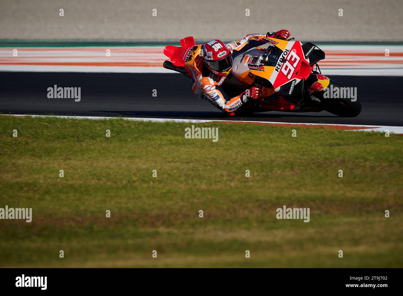 Valencia, Spanien. November 2023. Marc Marquez vom Respol Honda Team tritt am 25. November 2023 beim Sprint-Rennen der Valencia MotoGP auf dem Ricardo Tormo Circuit in Valencia an. Quelle: Str/Xinhua/Alamy Live News Stockfoto