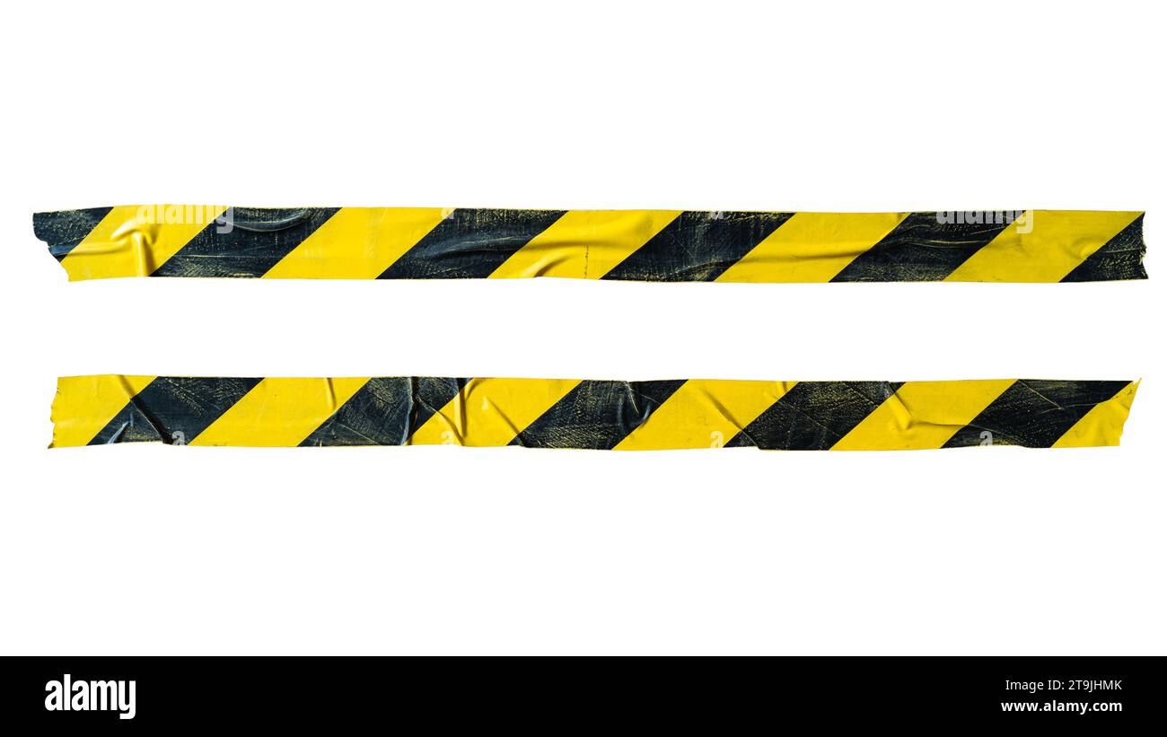 Gelbes und schwarzes Barrikadenband auf weißem Hintergrund mit Beschneidungspfad Stockfoto