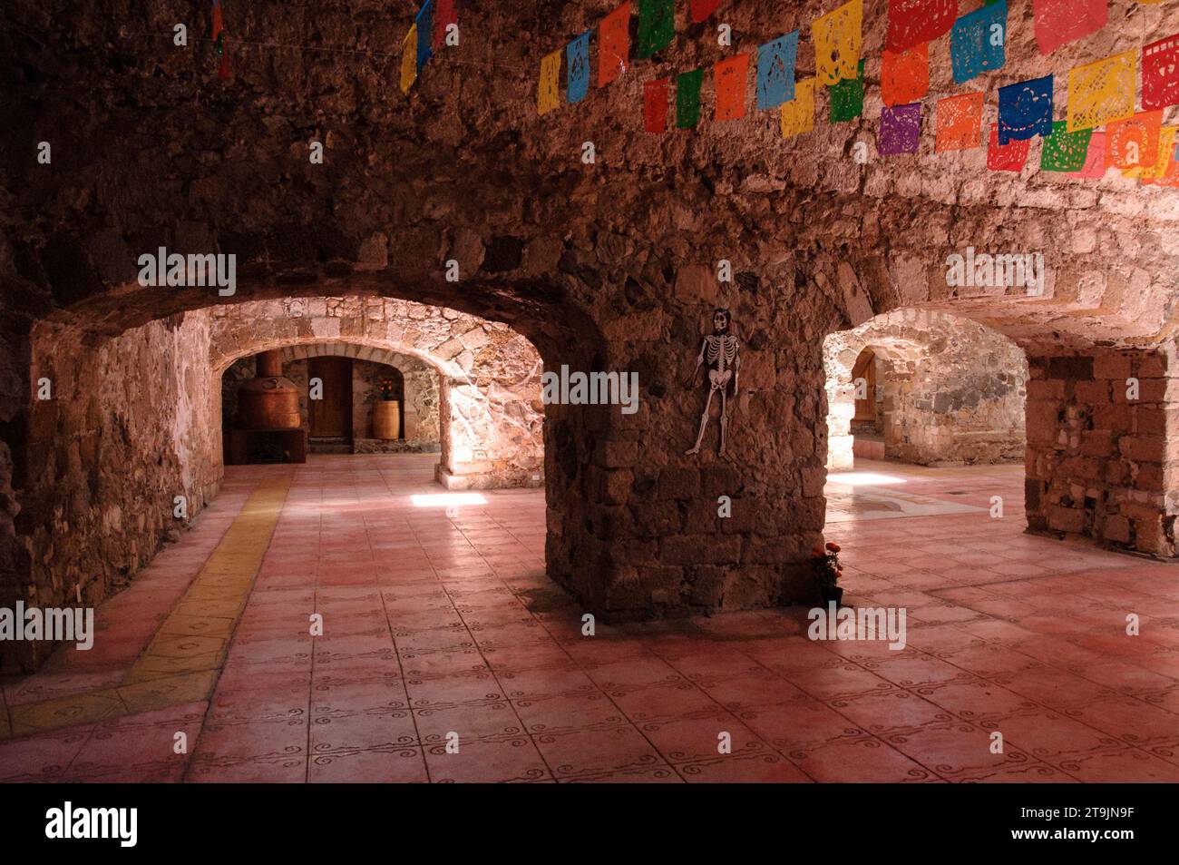 Titel: Huasca de Ocampo, Hidalgo, Mexiko - 2023 Eine Kapelle in Santa María Regla Hacienda, eine ehemalige Bergbauhacienda, die heute in ein Hotel umgewandelt wurde. Stockfoto