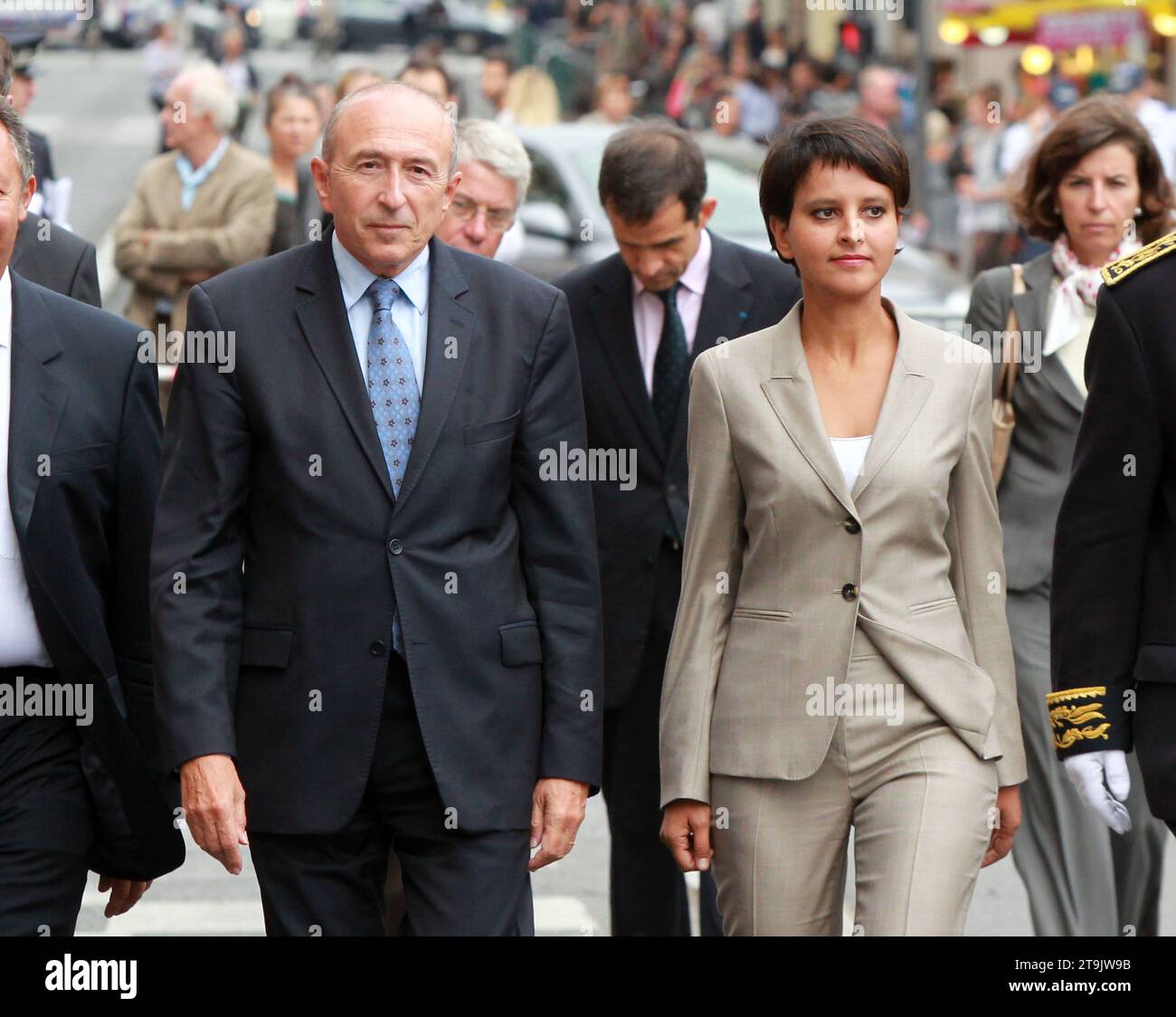 Lyon, Frankreich. September 2012. Die französische Ministerin für Frauenrechte und Regierungssprecherin Najat Vallaud-Belkacem, der Senator und Bürgermeister von Lyon Gerard Collomb, der Prefet von Rhone-Alpes Jean-Francois Carenco und der ehemalige Justizminister Michel Mercier anlässlich der Feier des 68. Jahrestages der Befreiung von Lyon am 3. September 2012 in Lyon, Frankreich. Fotos von Vincent Dargent/ABACAPRESS.COM Credit: Abaca Press/Alamy Live News Stockfoto