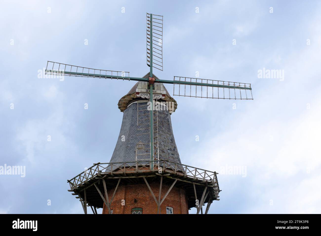 Historische Windmühle in Norden Stockfoto