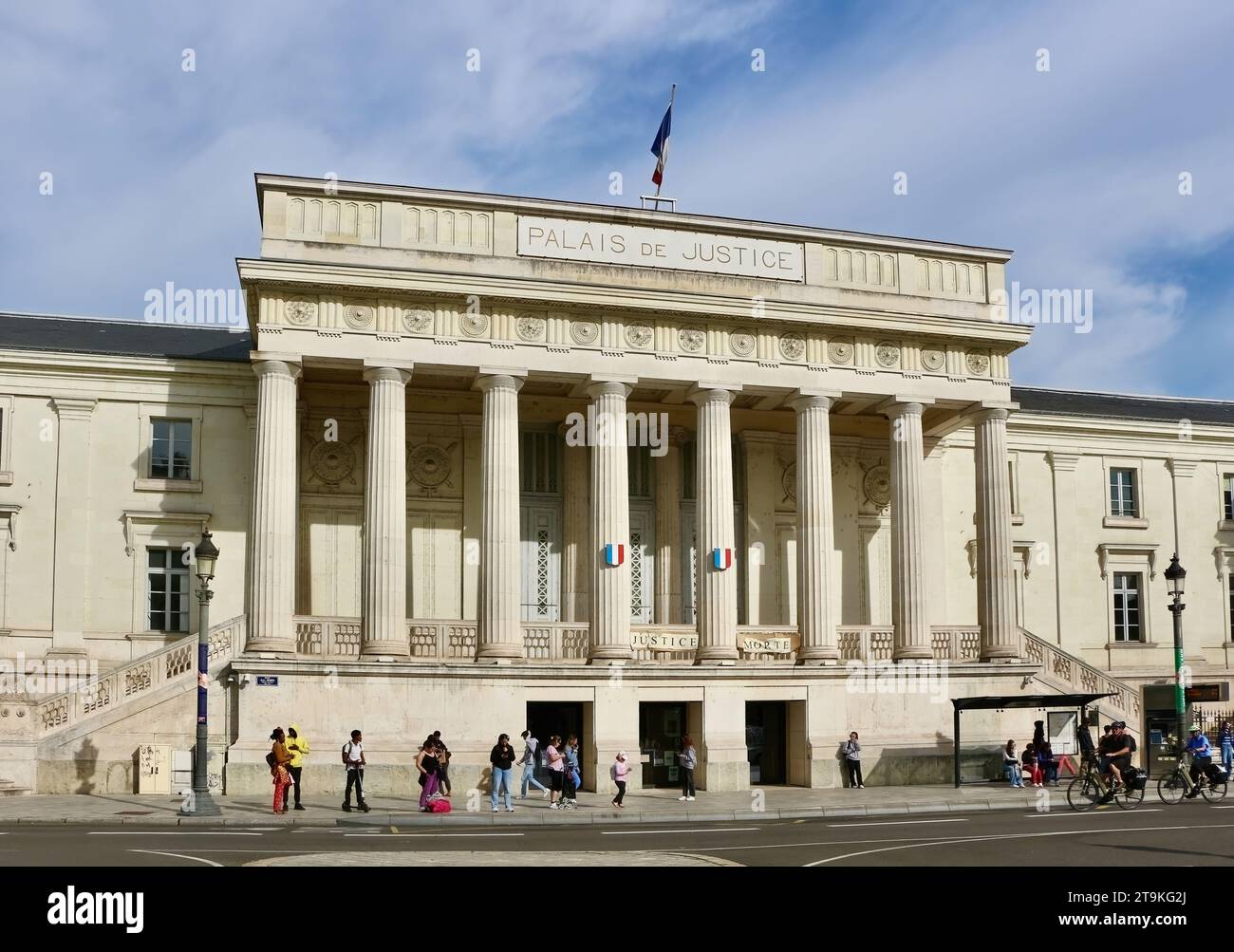 Fassade des Justizpalastes Place Jean-Jaurès Tours France Stockfoto