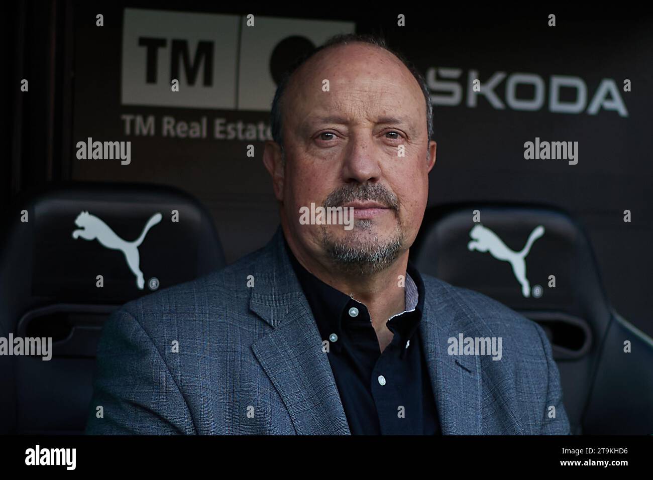 Valencia, Spanien. November 2023. Rafael Benitez Cheftrainer des RC Celta de Vigo während des Spiels der La Liga zwischen Valencia CF und RC Celta spielte am 25. November im Mestalla Stadium in Valencia Spanien. (Foto: Jose Torres/PRESSINPHOTO) Credit: PRESSINPHOTO SPORTS AGENCY/Alamy Live News Stockfoto