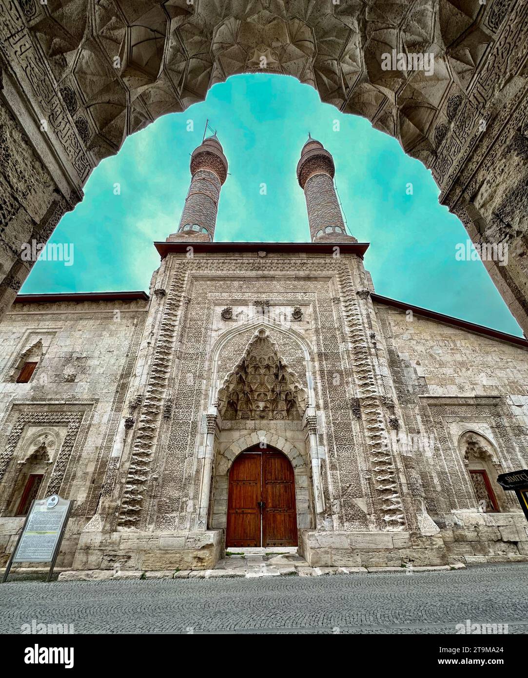 Historisches sivas Doppelminaret. Osmanische und seldschukische Gebäude. Doppel-Minarett-Moschee. Stockfoto