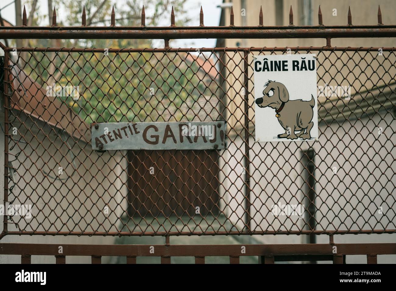 Bad dog sign -Fotos und -Bildmaterial in hoher Auflösung – Alamy
