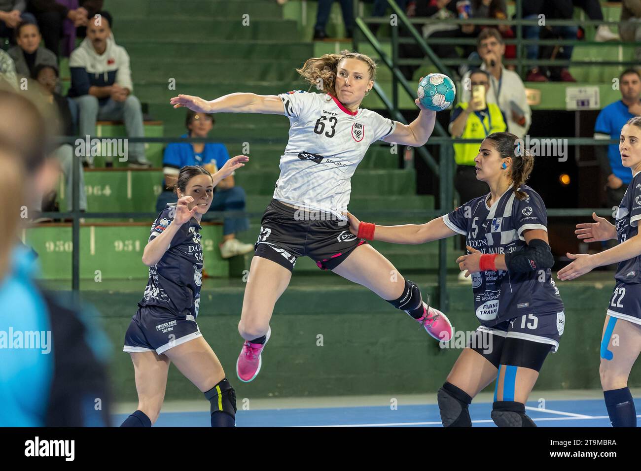 C) Denis TRASFI / MAXPPP - à Saint-Maur-des-Fossées au Centre sportif Brossolette le 04-11-2023 - Handball Féminin de Ligue Butagaz Energie- Stella S Stockfoto