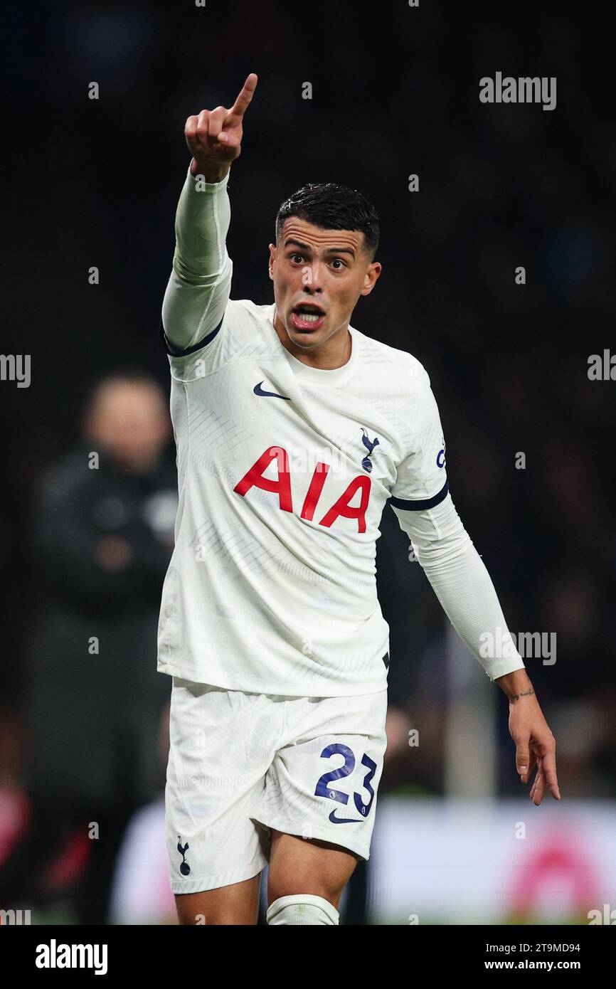 LONDON, UK - 26. November 2023: Pedro Porro von Tottenham Hotspur reagiert während des Premier League-Spiels zwischen Tottenham Hotspur und Aston Villa im Tottenham Hotspur Stadium (Foto: Craig Mercer/Alamy Live News) Stockfoto