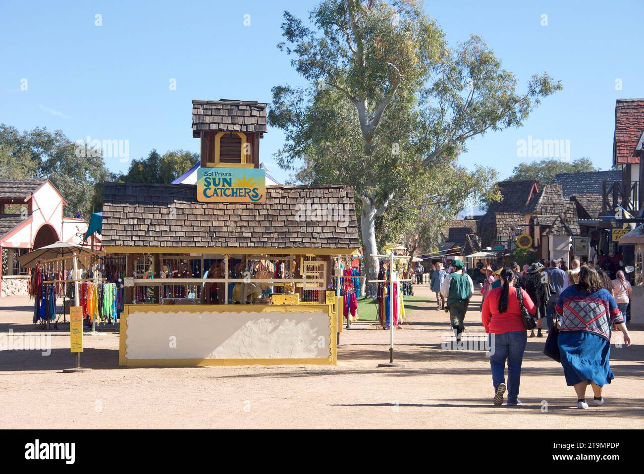 Gold Canyon, AZ - 12. Februar 2023: Teilnehmer am Arizona Renaissance Festival, einem Vergnügungspark mit Renaissance-Thema im Gold Canyon, Stockfoto