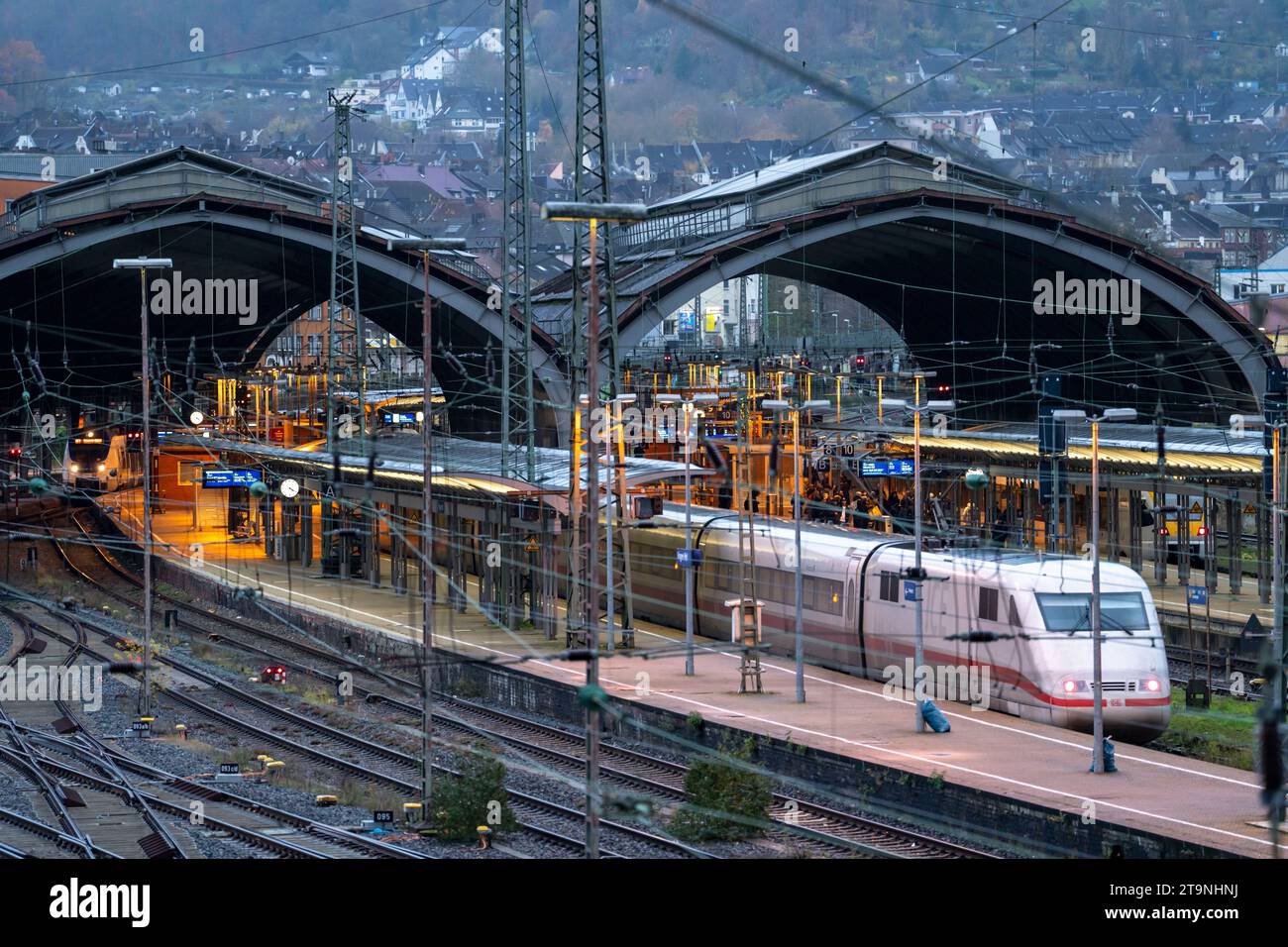 Der Hauptbahnhof Hagen, Bahnhofshallen, Gleise, Bahnsteige, ICE-Bahn, Hagen, NRW, Deutschland, Stockfoto