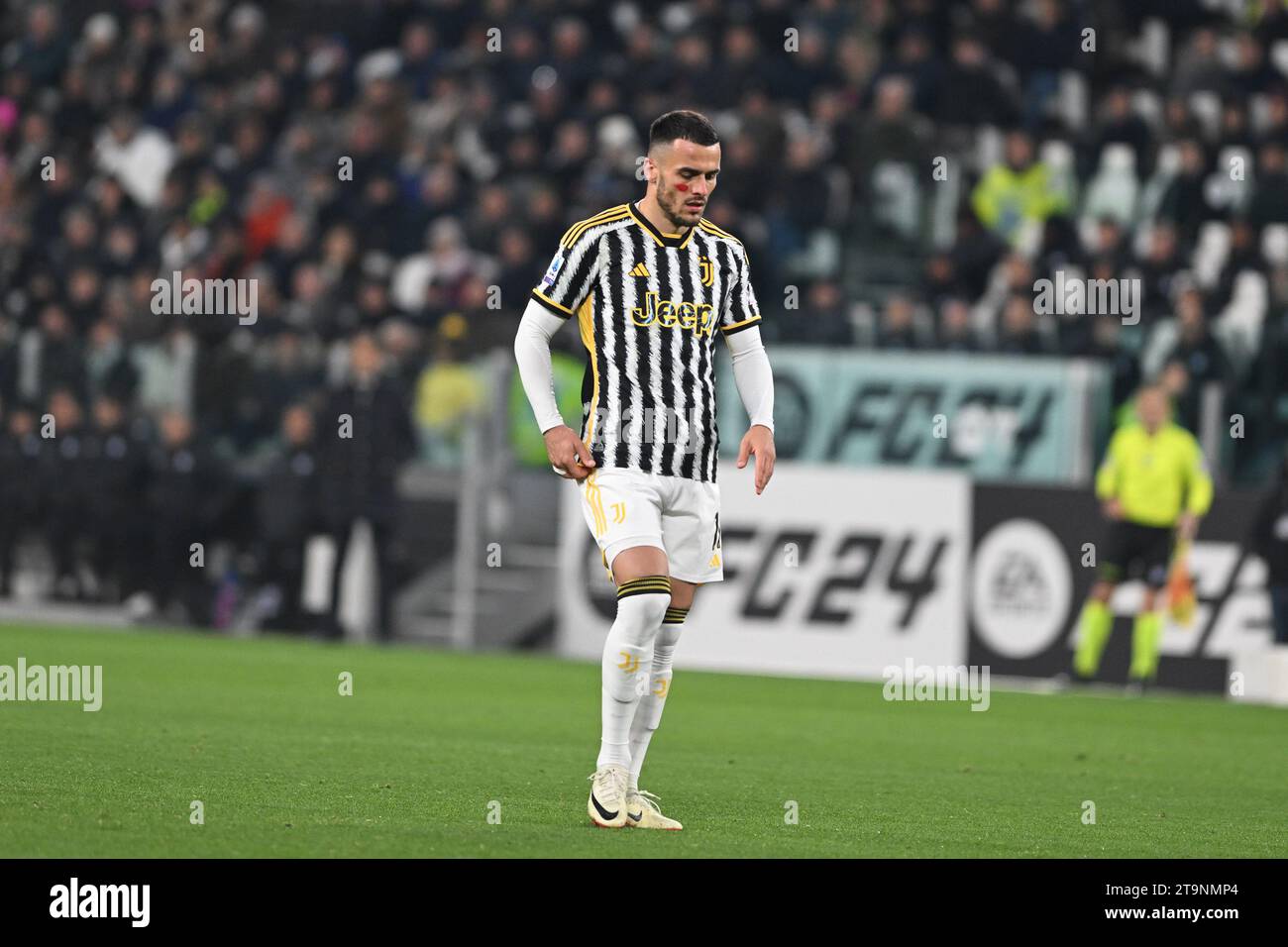 Turin, Italien. November 2023. Filip Kostic vom FC Juventus während des Fußballspiels der italienischen Serie A zwischen dem FC Juventus und dem Inter FC Internazionale am 26. November 2023 im Allianz-Stadion in Turin. Kredit: Tiziano Ballabio Kredit: Tiziano Ballabio/Alamy Live News Stockfoto