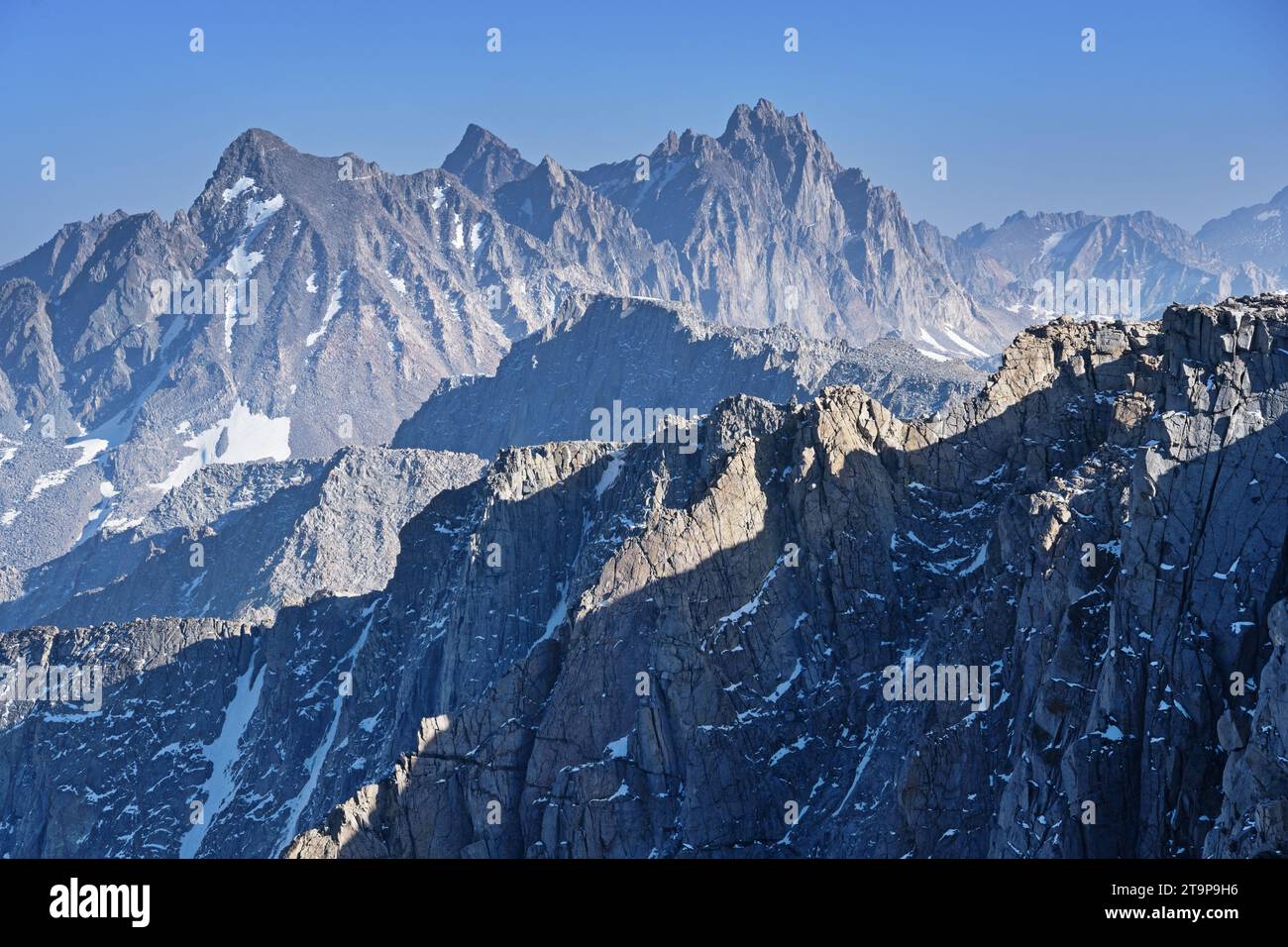 Die Gipfel der sierra vom Mount Thompson, darunter Mount Agassiz, Mount Sill, Thunderbolt, North Palisade und Mount Goode Stockfoto