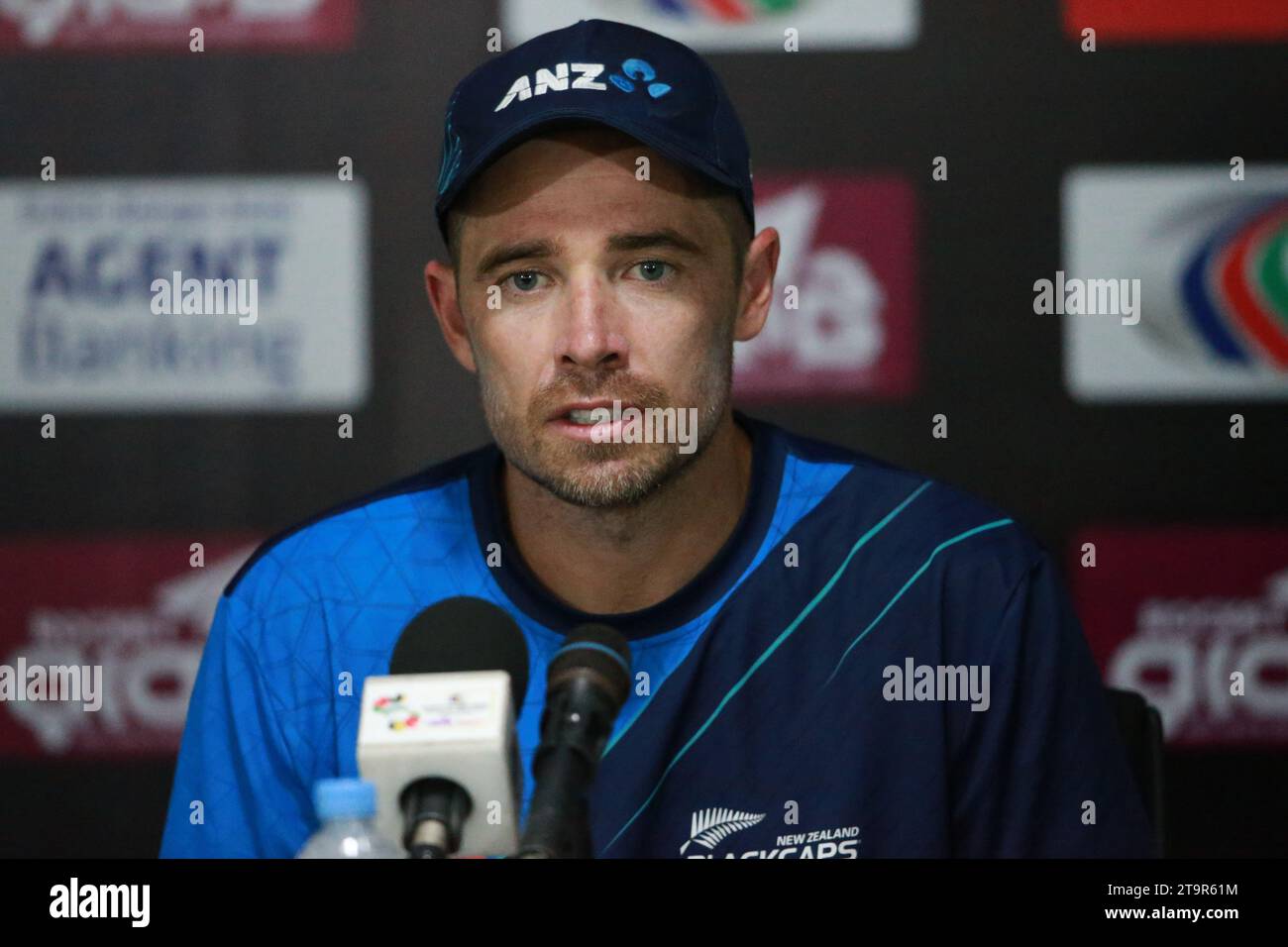 Der neuseeländische Hauptmann spricht auf der Pressekonferenz vor dem Spiel nach dem Training im Sylhet International Cricket Stadium für den ersten Test mA Stockfoto