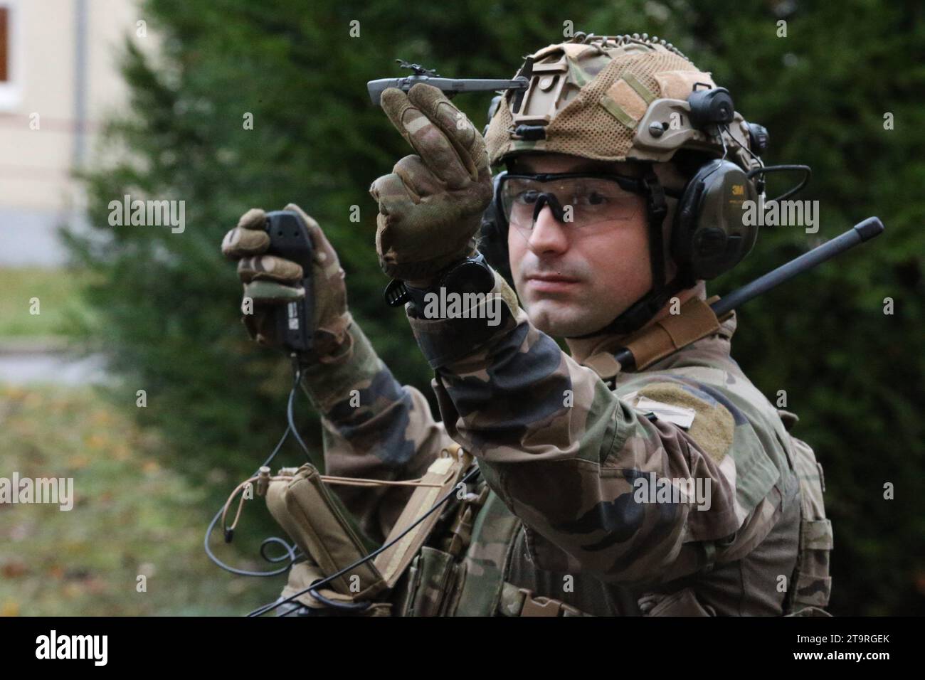 ©PHOTOPQR/LE REPUBLICAIN LORRAIN/Laurent MAMI ; Sarrebourg ; 21/11/2023 ; 21/11/23 Utilisation des Drones au 1er RI - Nouvelles Technologies - renseignement - Armée - 1 Régiment d'infanterie. Foto Laurent MAMI Drohnen der französischen Armee, hier in Sarrebourg, Frankreich, am 21. november 2023. Stockfoto