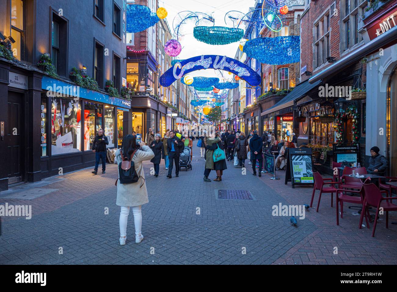 Carnaby Street London, Carnaby St London. Fußgängerzone, Einkaufsstraße und Modestraße im Stadtteil Soho im Zentrum von London. Stockfoto