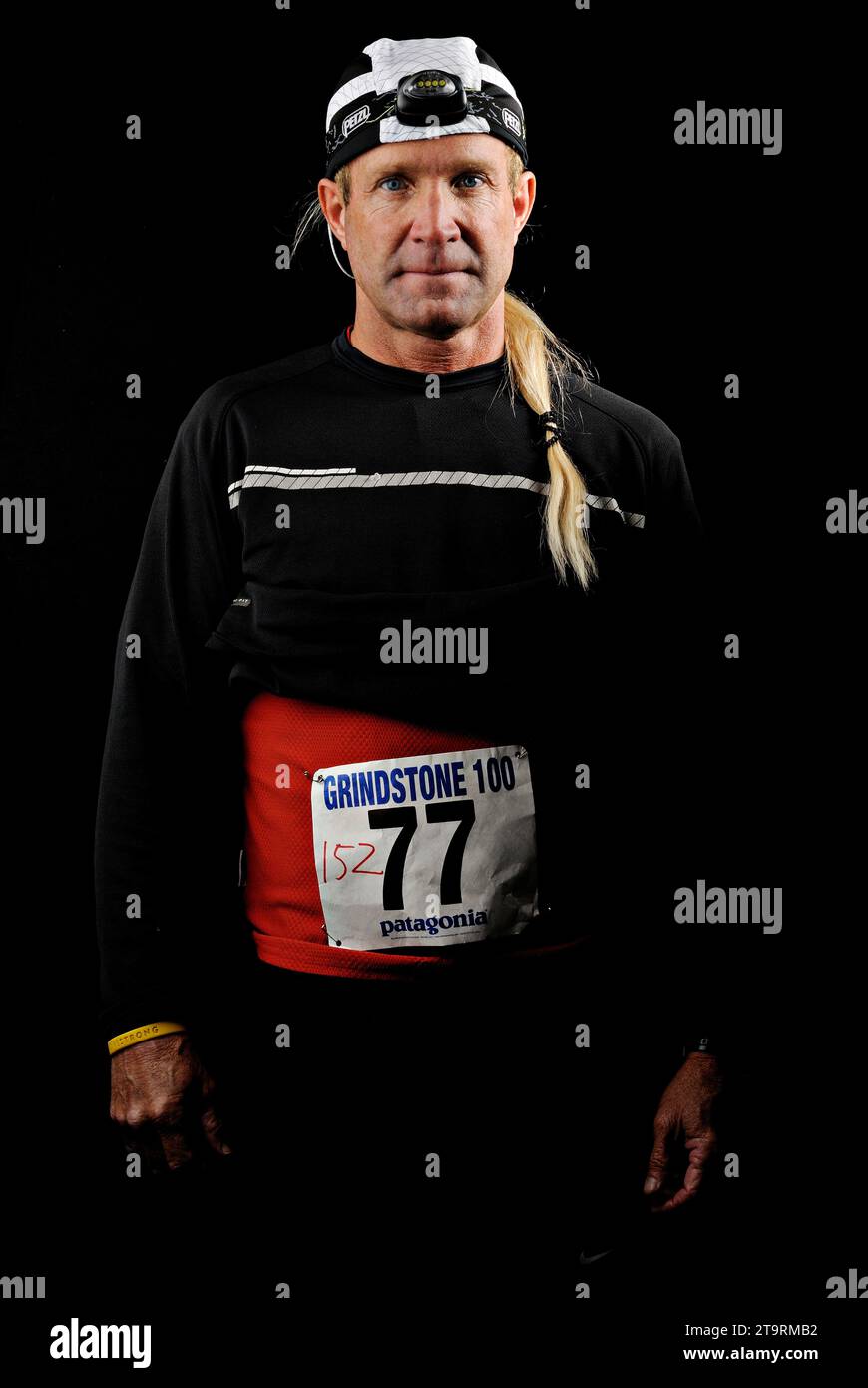 Porträt des Ultra-Marathon-Läufers vor dem Start des Grind Stone 100 Mile Ultra Marathon in Swoope, VA, Freitag, den 03. Oktober 20 Stockfoto