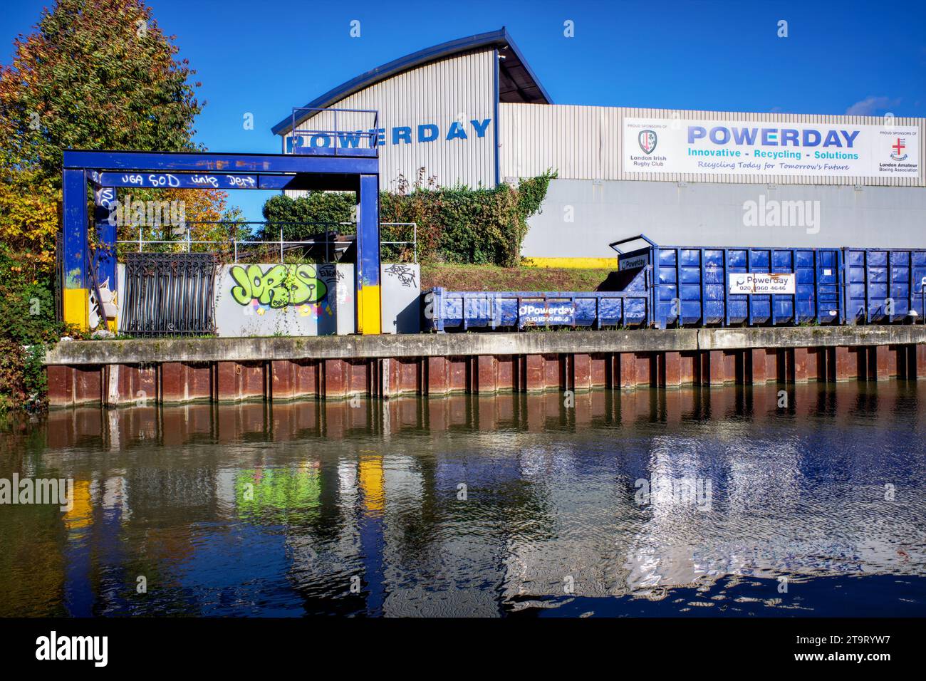Powerday Recycling Centre, Willesden, Borough of Hammersmith & Fulham, London, England, Großbritannien Stockfoto