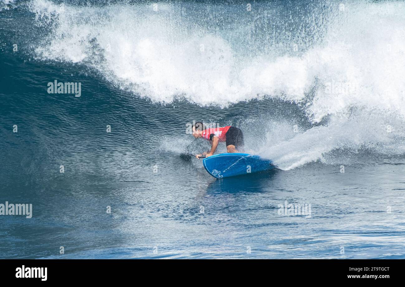 Las Palmas, Gran Canaria, Kanarische Inseln, Spanien. November 2023. Surfer aus aller Welt treten bei der 2023 APP Paddle Surf World Tour in Las Palmas an. Quelle: Alan Dawson/Alamy Live News Stockfoto