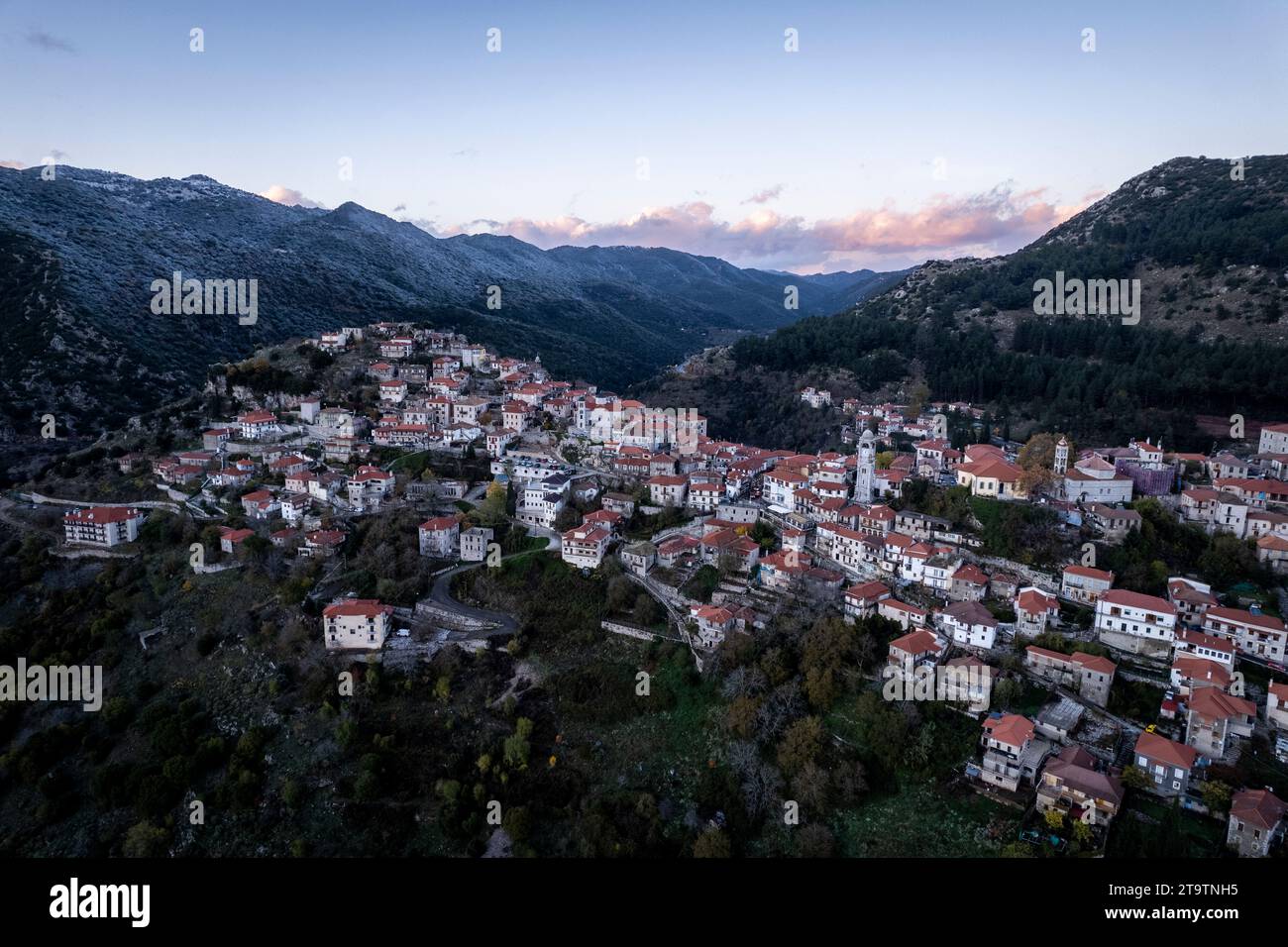 Dimitsana Dorf, Arcadia, Griechenland bei Sonnenuntergang Stockfoto