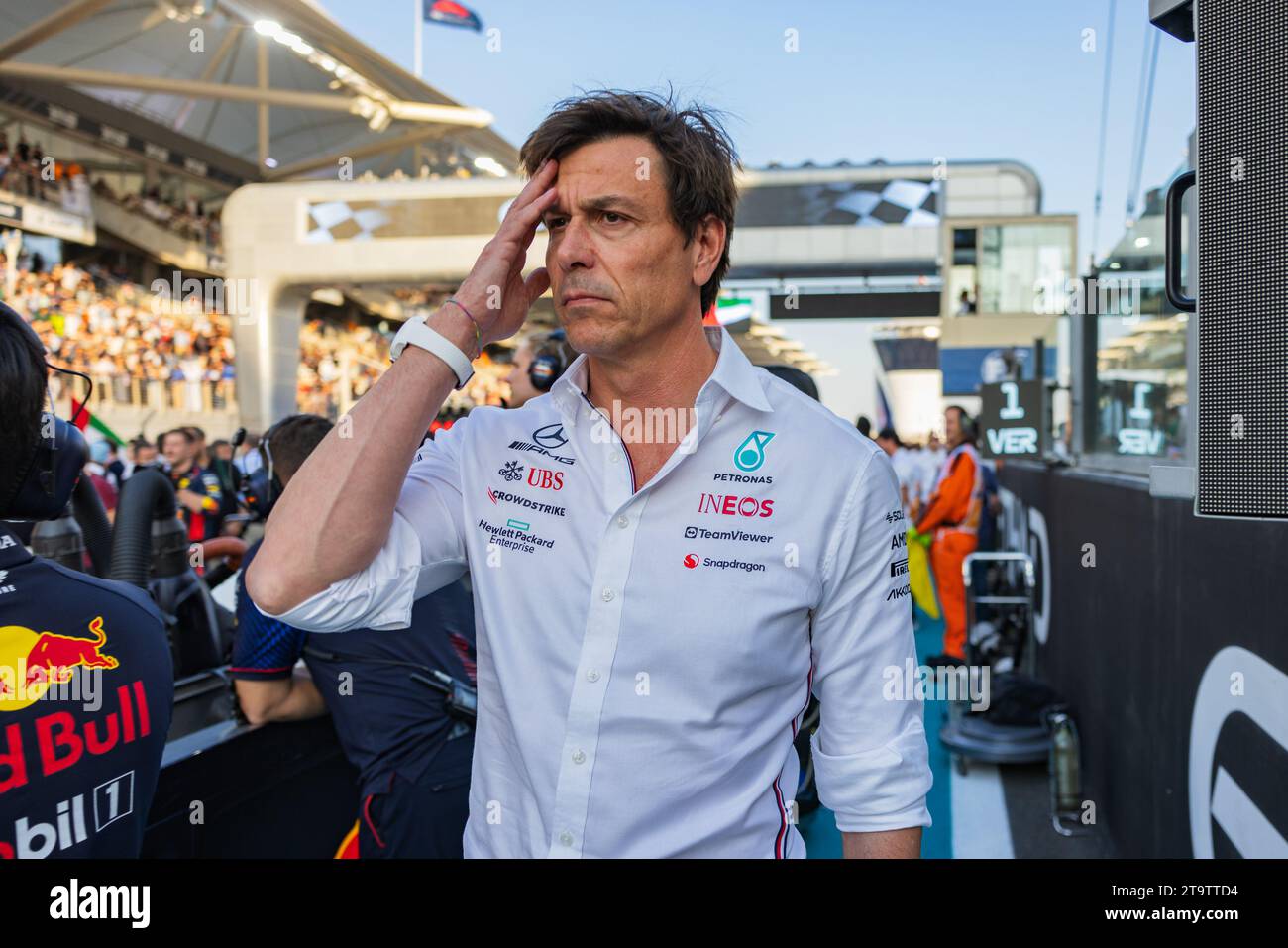 Yas Marina Circuit, Abu Dhabi, Vereinigte Arabische Emirate, 26.November 2023; Toto Wolff (Deutschland) und Mercedes-AMG PETRONAS F1 Team während des Formel-1-Grand Prix von Abu Dhabi ( Foto: Jay HIRANO / ATP Images ) (HIRANO Jay / ATP / SPP) Stockfoto