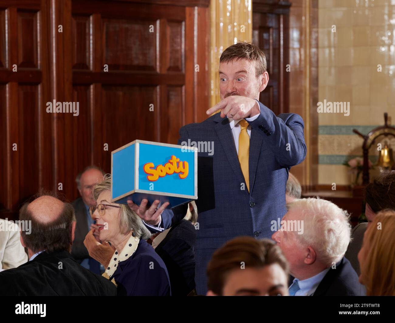 Ruoty mit Richard Cadell im Oldie des Jahres 2023, 23.11.23 Stockfoto