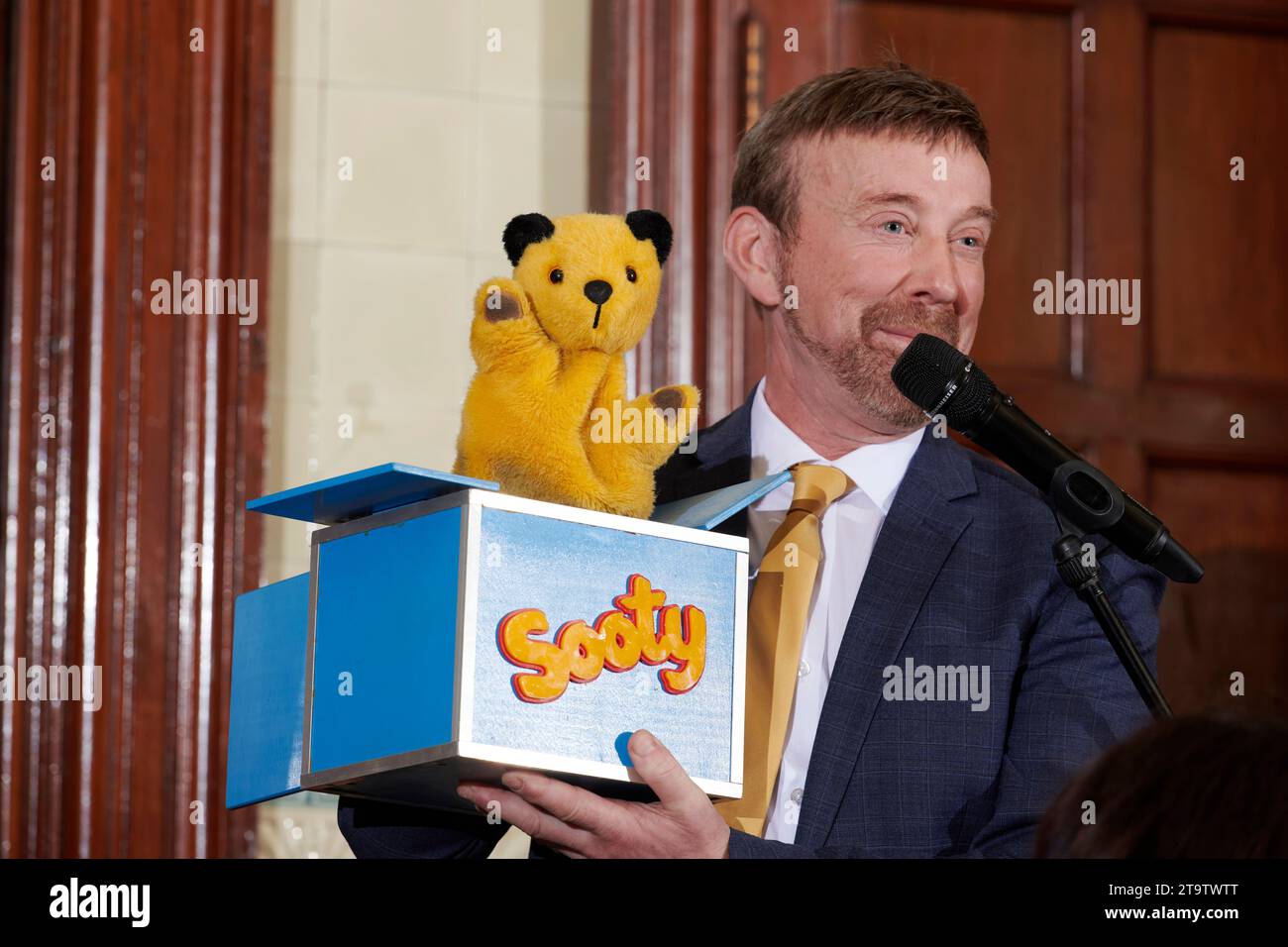 Ruoty mit Richard Cadell im Oldie des Jahres 2023, 23.11.23 Stockfoto