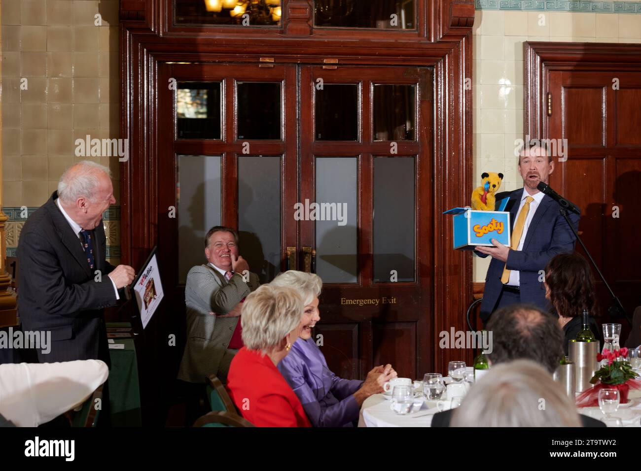 Ruoty mit Richard Cadell im Oldie des Jahres 2023, 23.11.23 Stockfoto