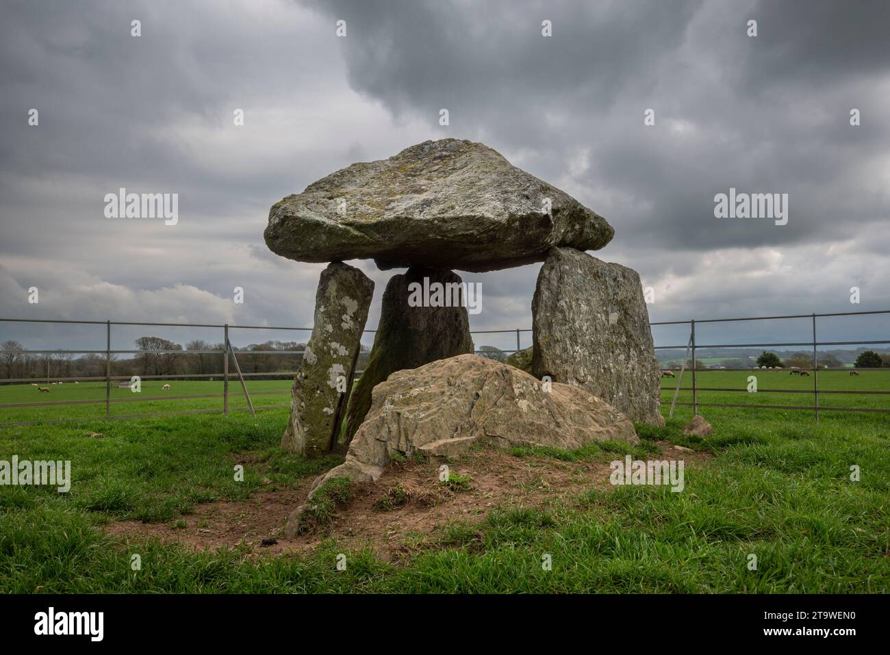 Bodowyr Grabkammer, Anglesey, Nordwales. Eine neolithische Grabkammer im Süden der Insel Anglesey in Wales. Das ist es Stockfoto