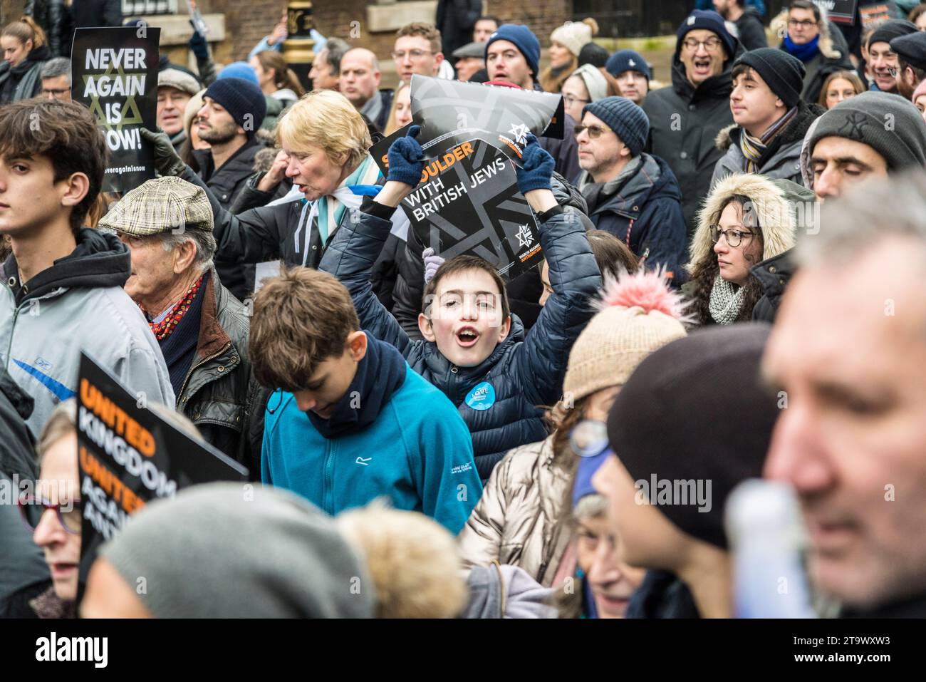 März gegen Antisemitismus, Zehntausende Menschen protestieren gegen eine Zunahme von Hassverbrechen gegen Juden, London, UK, 26/11/2013 Stockfoto