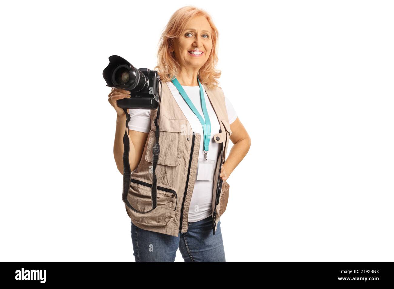 Fotojournalistin mit Kamera in der Hand isoliert auf weißem Hintergrund Stockfoto