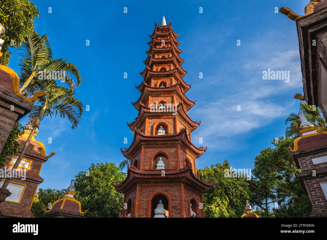 Tran Quoc Pagode, auch bekannt als Khai Quoc, der älteste buddhistische Tempel in Hanoi, Vietnam Stockfoto