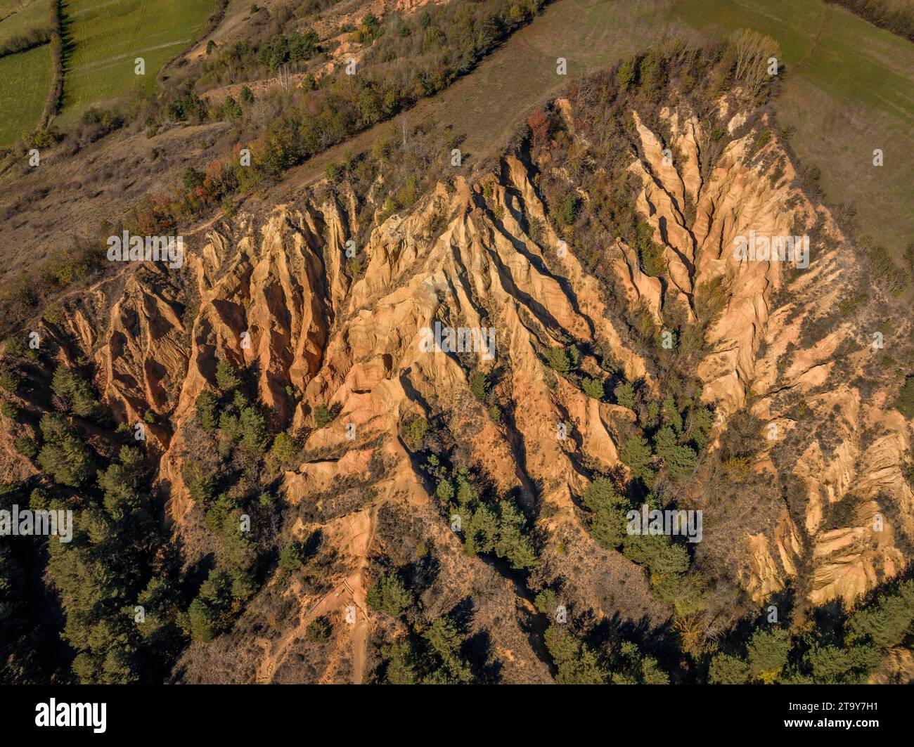 Luftaufnahme der Esterregalls d'all, einer geologischen Formation von