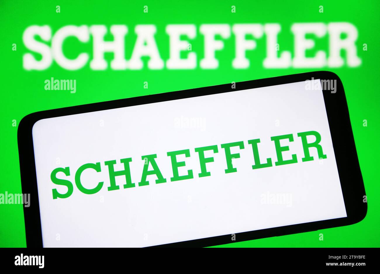 Ukraine. November 2023. In dieser Abbildung ist das Logo von Schaeffler Technologies auf einem Smartphone und auf einem pc-Bildschirm zu sehen. Quelle: SOPA Images Limited/Alamy Live News Stockfoto