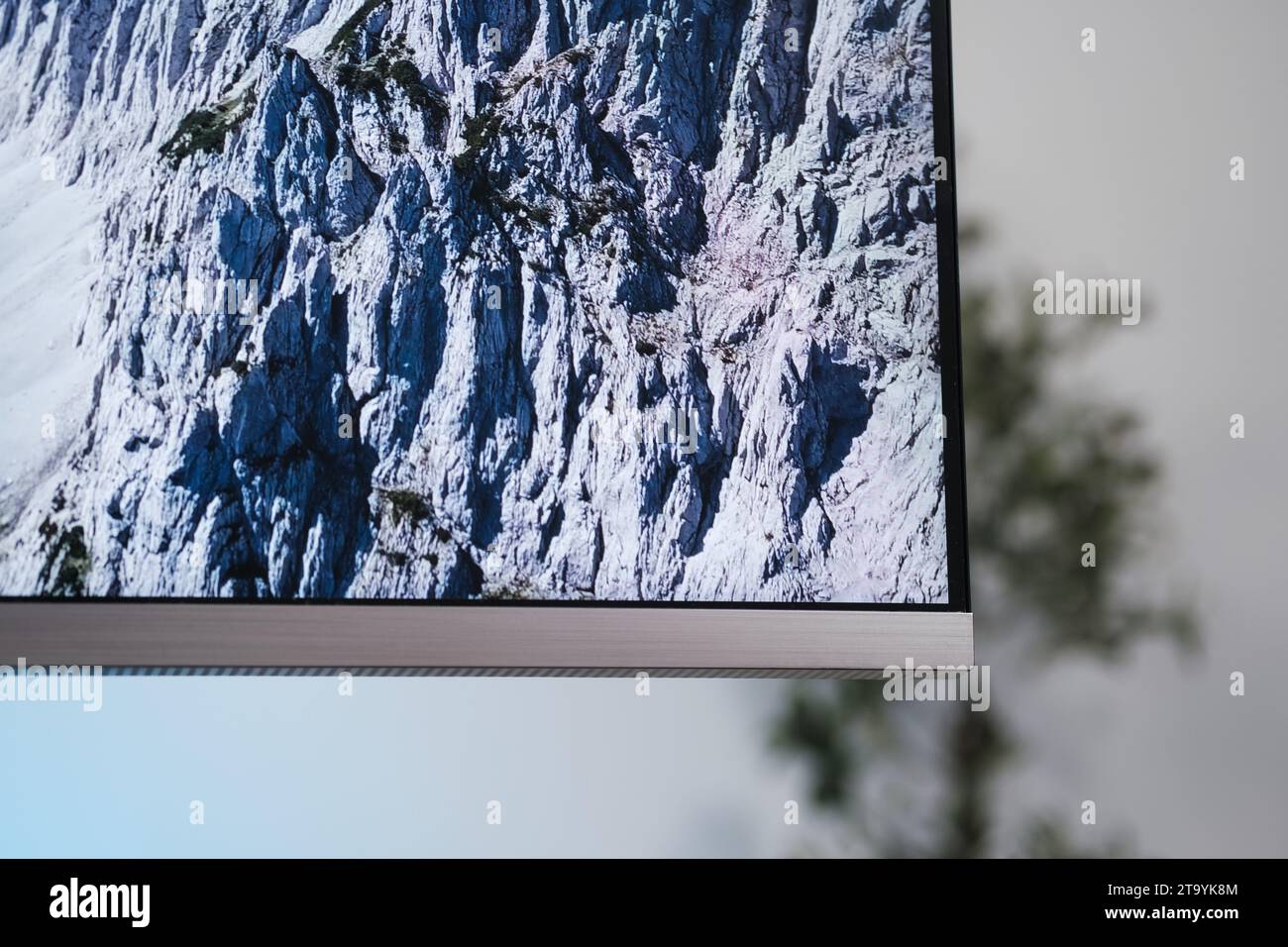 Samsung Monitor auf Tisch Stockfoto