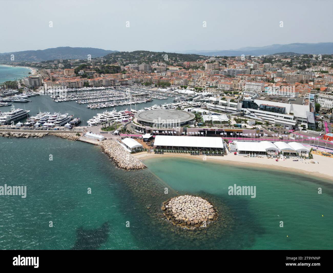 IGY Vieux-Port de Cannes Frankreich Drohne , Luft , Blick aus der Luft Stockfoto