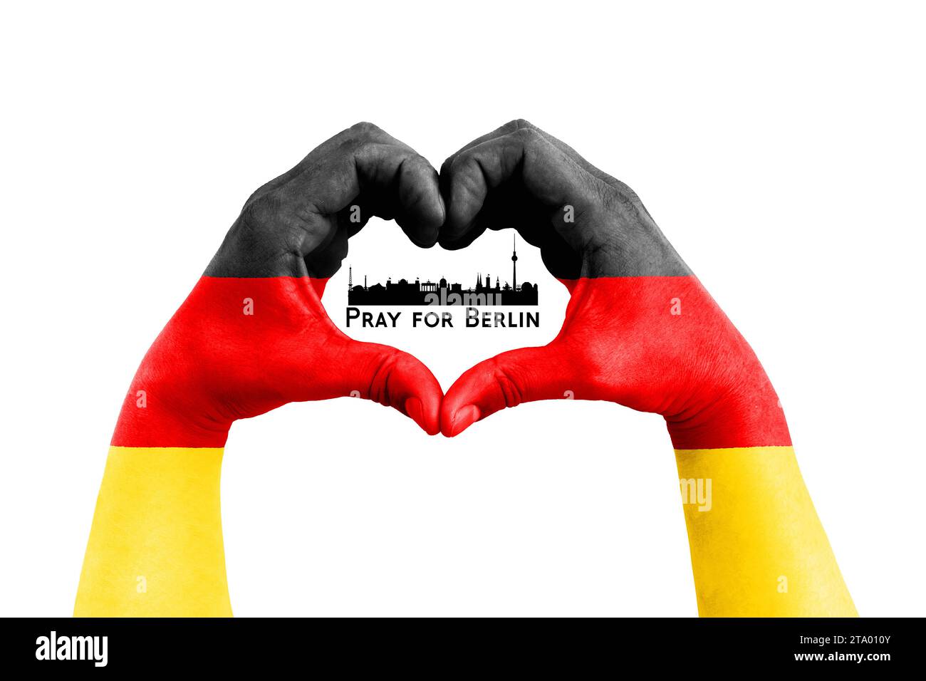 Beten Sie für berlin, deutschland, Stadtsilhouette in Menschenhänden in Form von Herz mit der Flagge deutschlands auf weißem Hintergrund, Konzept für Hoffnung und hilfreiche Unterstützung für die berliner Opfer Stockfoto