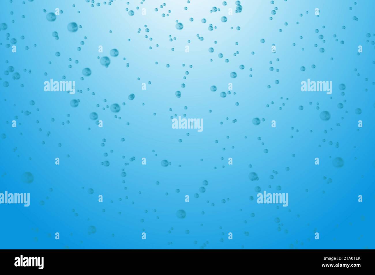 Frisches kohlensäurehaltiges Wasser im Glas mit Bläschenhintergrund, Nahaufnahme, Ernährungskonzept Stockfoto