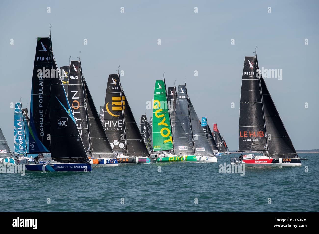 Flottenstart beim 16. Einrumpfsegelrennen Solo Maître Coq, Championnat de France Elite de Course au Large, rund um Port Bourgenay und Les Sables d'Olonne, Frankreich, vom 29. April bis 2. Mai 2019 - Foto Olivier Blanchet / DPPI Stockfoto