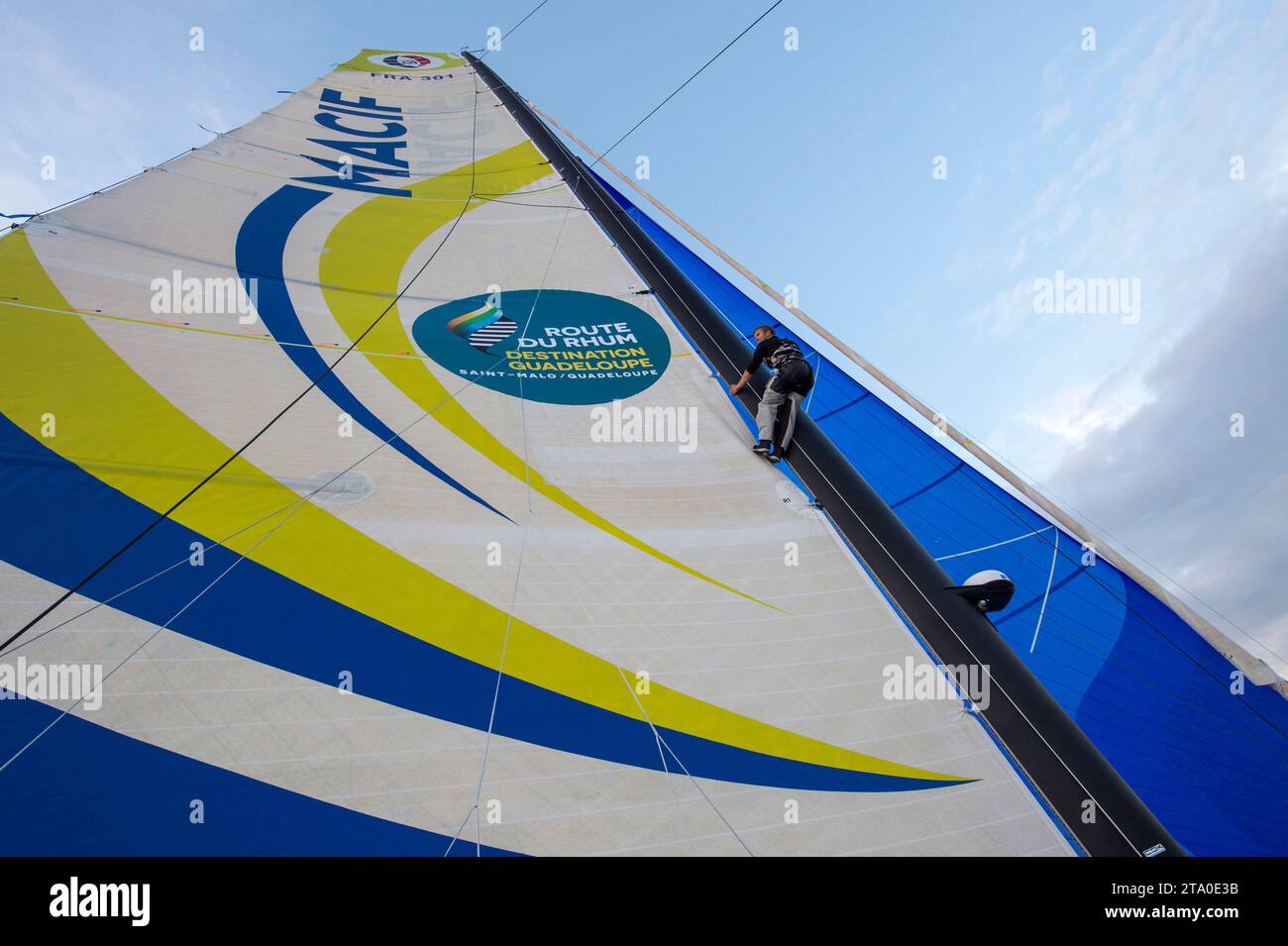 Der französische Kapitän Francois Gabart an Bord des IMOCA MACIF-Trainings für die Route du Rhum vor Port La Foret, Bretagne, am 19. juli 2014 - Foto Olivier Blanchet / DPPI Stockfoto
