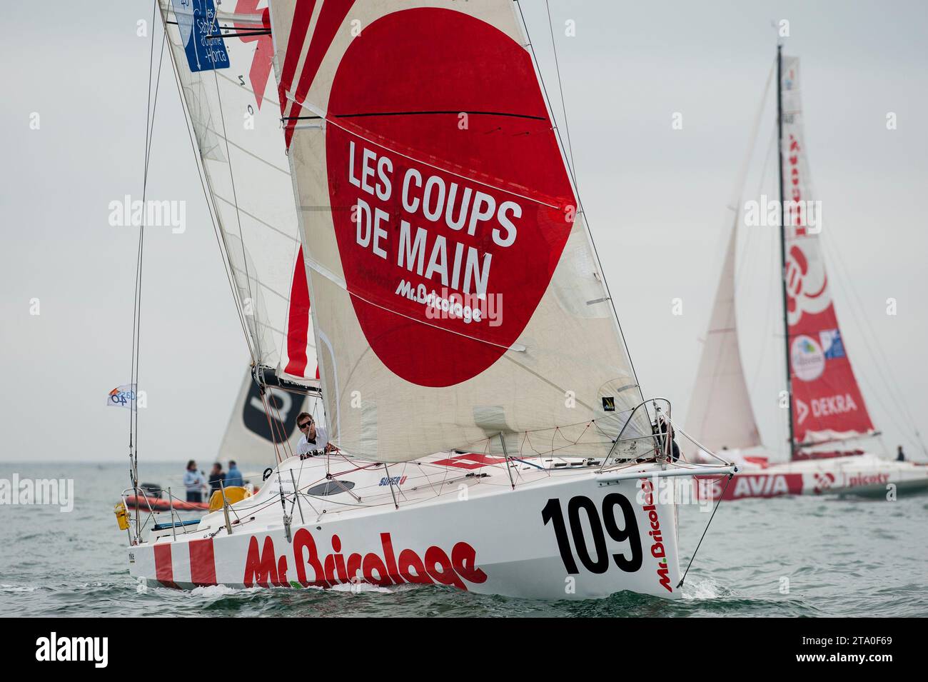 SEGELN - LES SABLES-HORTA-LES SABLES 2013 - CLASS 40 - START - LES SABLES D'OLONNE (FRA) - 04/07/2013 - FOTO OLIVIER BLANCHET / DPPI - DAMIEN ROUSSEAU / STÉPHANE LE DIRAISON ( HERR BRICOLAGE - FRA109 ) Stockfoto