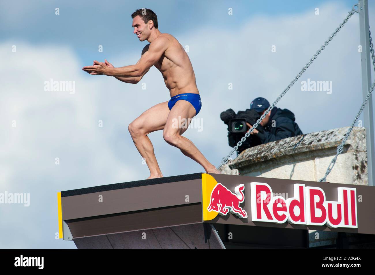 TAUCHEN - RED BULL CLIFF DIVING 2013 - LA ROCHELLE (FRA) - 25/05/2013 - FOTO OLIVIER BLANCHET / DPPI - Michal Navratil (République Fédérale Tchéque) Stockfoto