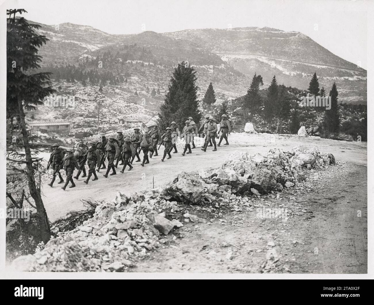 1. Weltkrieg: Britische Truppen kehren nach einem Überfall zurück Stockfoto
