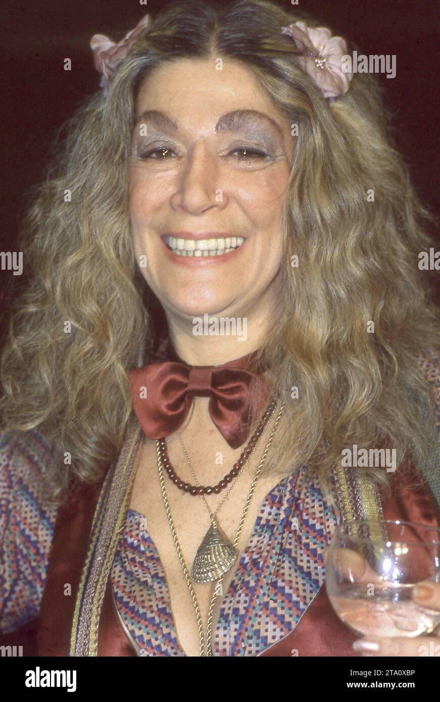 Ein Foto der Schauspielerin Sylvia Miles aus den späten 1970er Jahren, die zweimal für einen Academy Award nominiert wurde. Später war sie fester Bestandteil des New Yorker Nachtlebens. Stockfoto