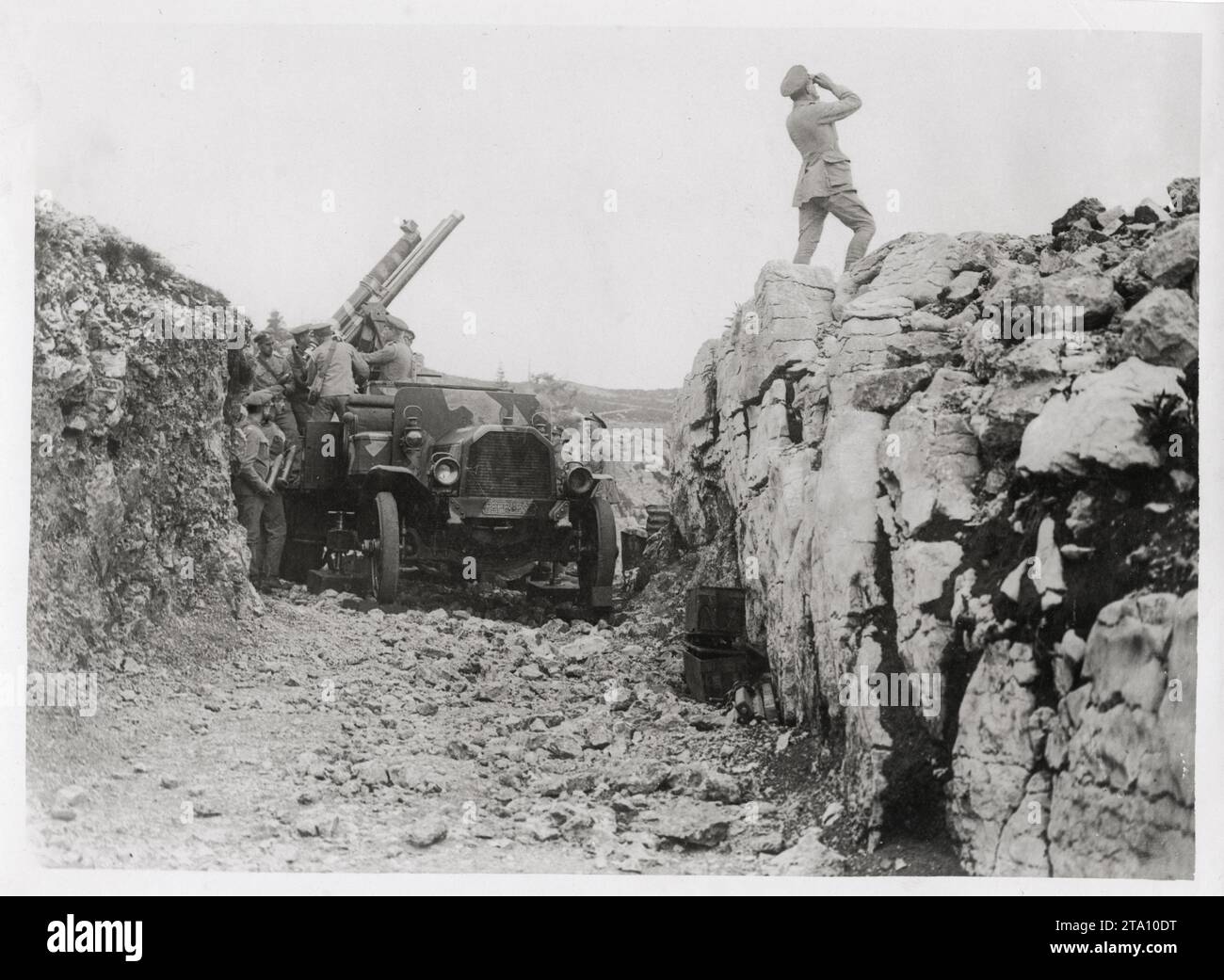 1. Weltkrieg - Armeefahrzeug und Männer auf der Suche Stockfoto